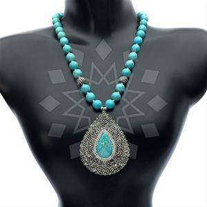 Fashion Gem and Crystals Statement Necklace
