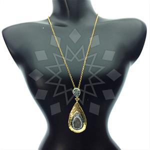 Fashion Gem and Crystals Pendant Necklace