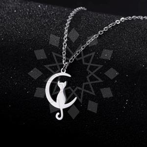 Fashion Animal Moon and Stars Classic Pendant