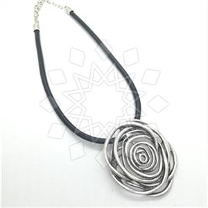 Fashion Geometric Pendant Necklace