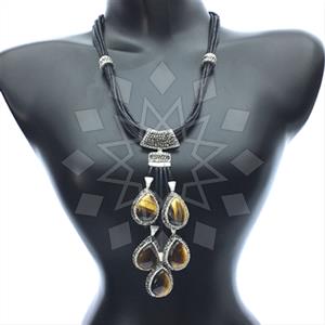 Fashion Gem and Crystals Statement Necklace