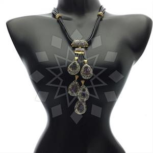 Fashion Gem and Crystals Statement Necklace